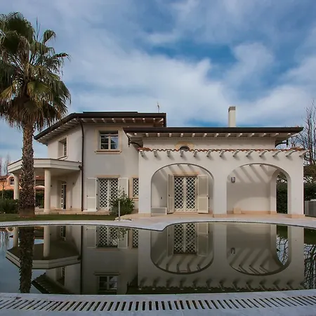 Villa Villas With Pool Forte dei Marmi