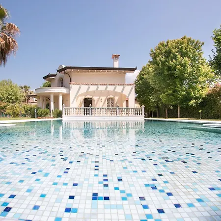 Villa Villas With Pool