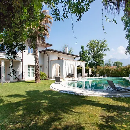 Villas With Pool Villa