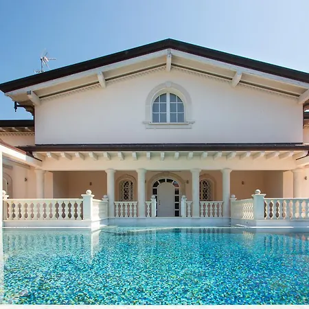 Villas With Pool Villa