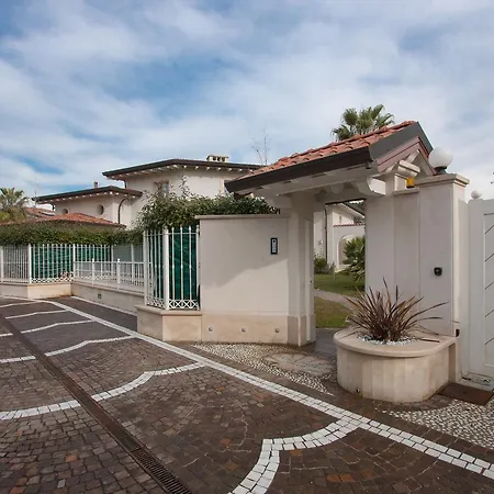 Villa Villas With Pool Forte dei Marmi