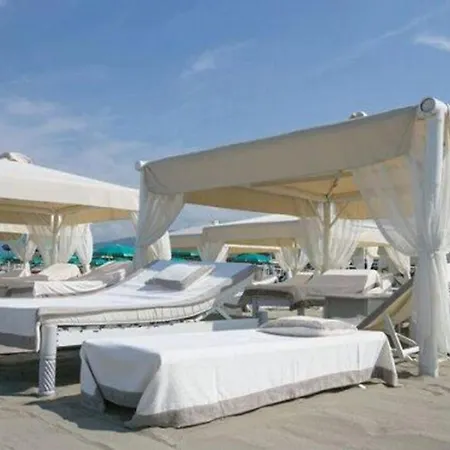 Villas With Pool *