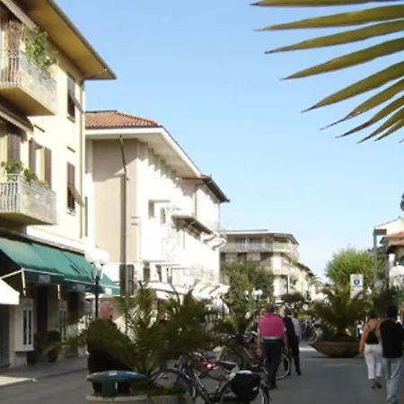 Villas With Pool * Forte dei Marmi